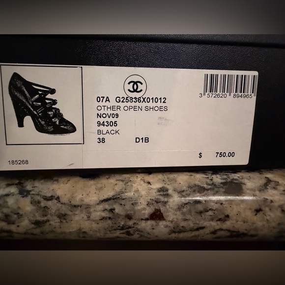 NEW CHANEL black patent leather strappy cage pumps/heels  8B (38) w box - Picture 6 of 11